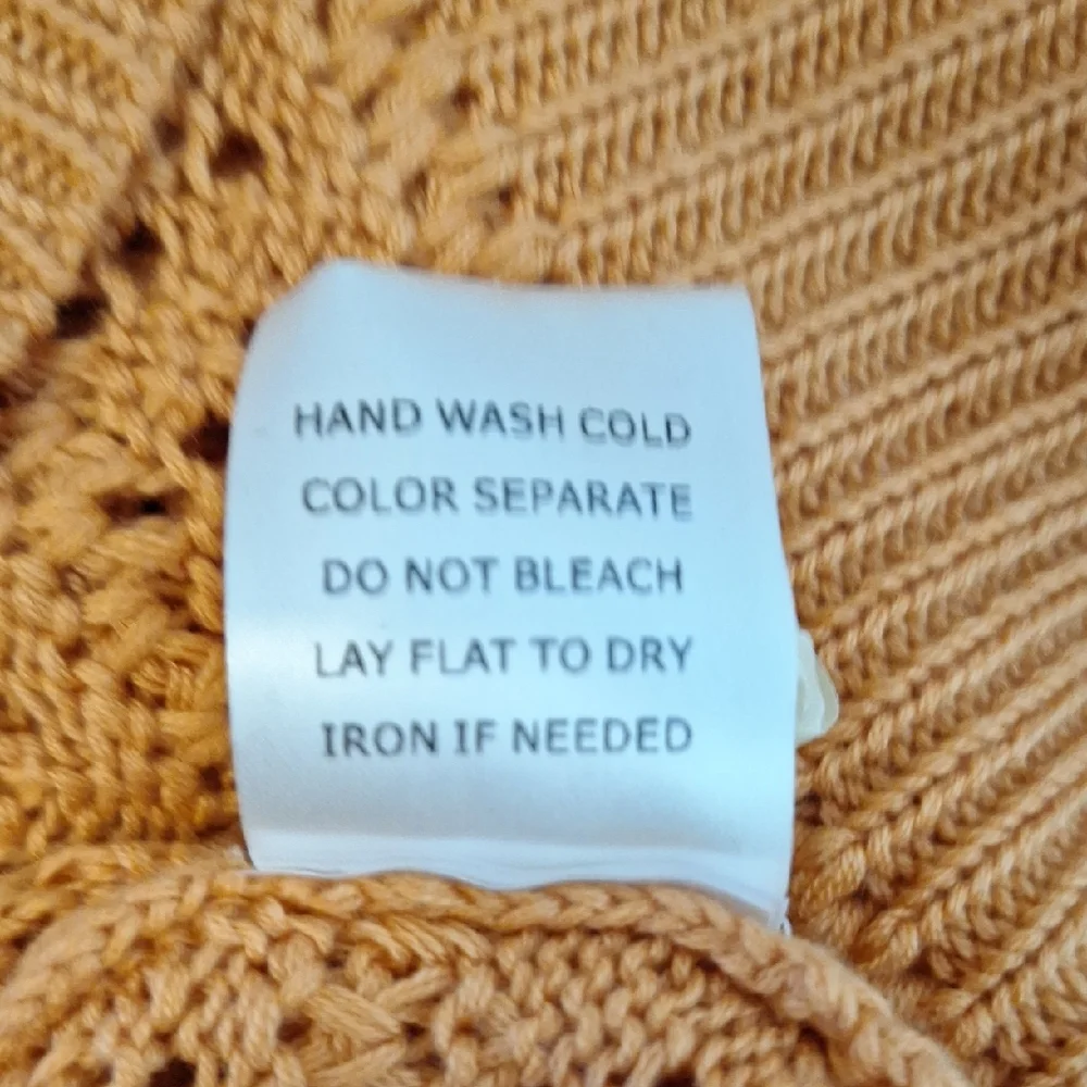 3/$20-Peach Knit Sweater Vest With Ruffles, Le Lis brand - Picture 11 of 11